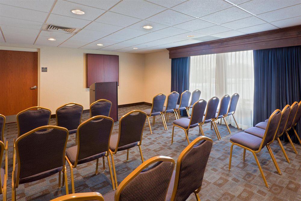 Holiday Inn Express Seaford-Route 13 Facilities photo