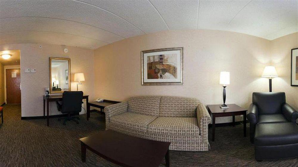 Holiday Inn Express Seaford-Route 13 Exterior photo