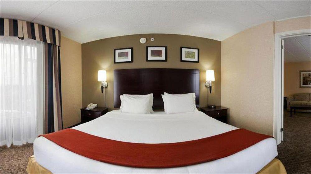 Holiday Inn Express Seaford-Route 13 Exterior photo